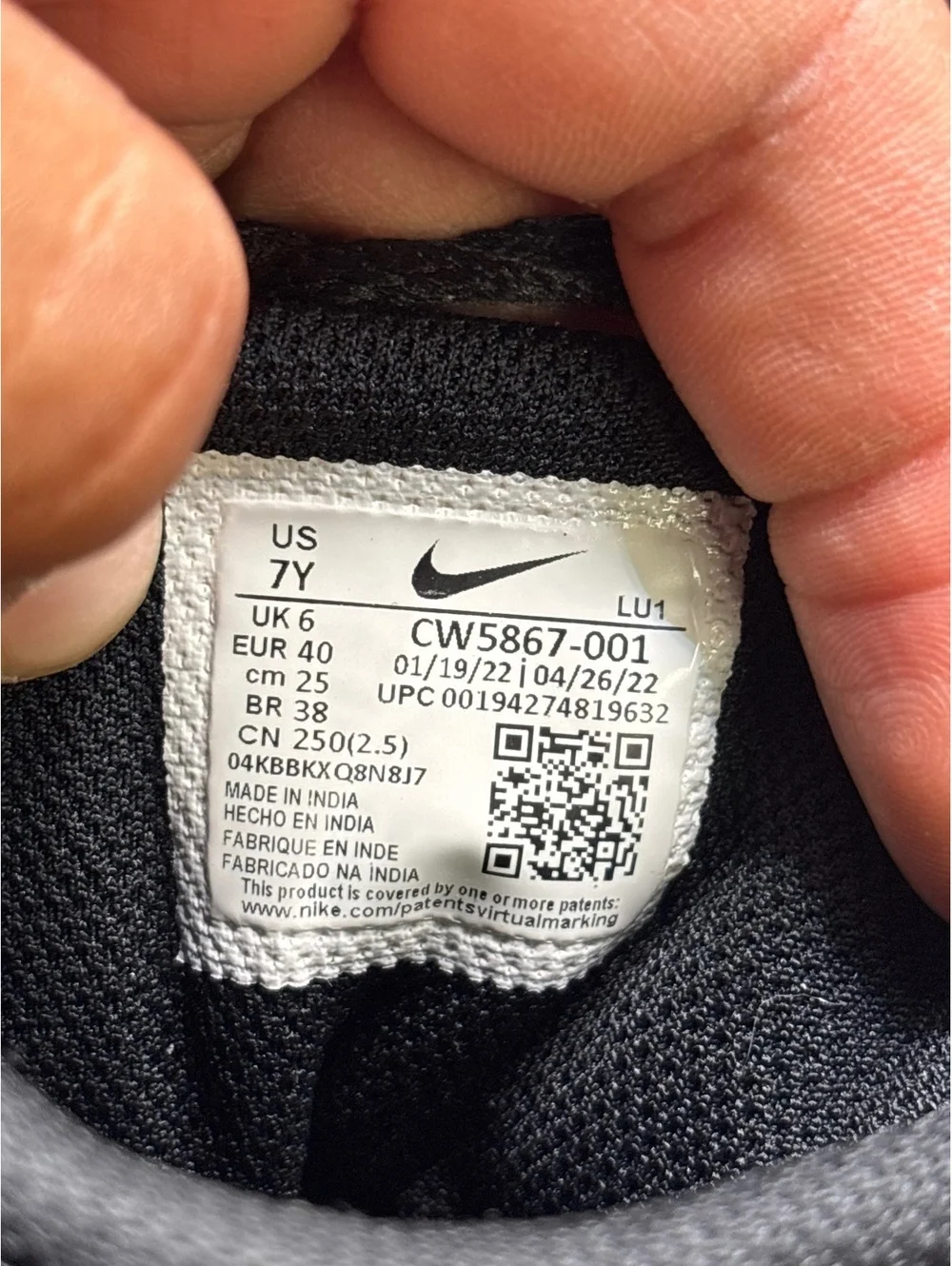 Nike court borough mid 2 triple black